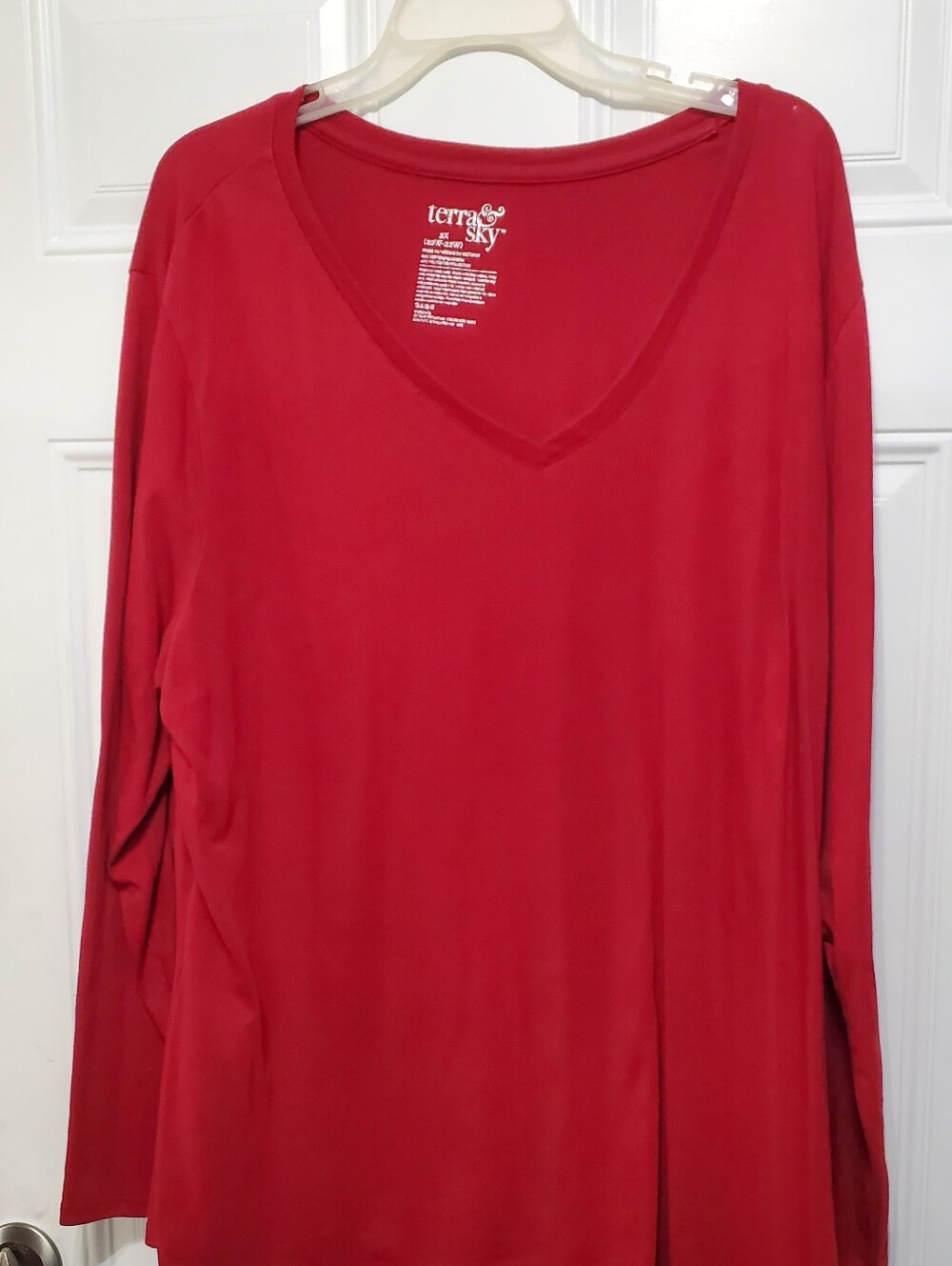 Red Terra & Sky Women's Long Sleeve V-Neck T-Shirt size 2X